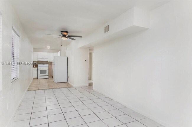 Foto del edificio - 1123 NW 27th Ave