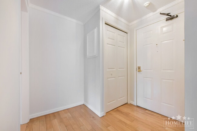 Building Photo - Beautiful View 2 Bed 2 Bath Condo for Rent in White Rock