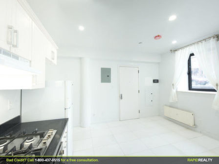 Primary Photo - 18 Troutman St