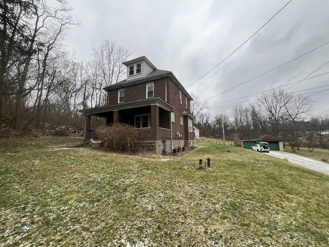 Building Photo - 1801 Universal Rd