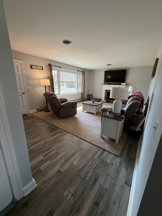 Foto del edificio - 9405 Mountain Run Lake Rd