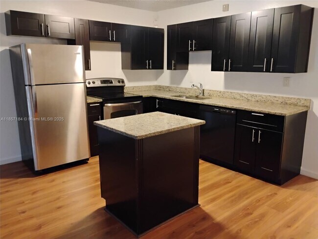 Foto del edificio - 5845 Blueberry Ct