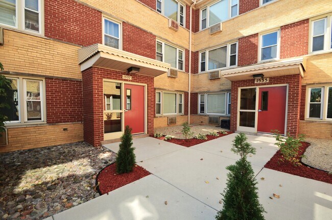 Building Photo - 1537 Harlem Ave