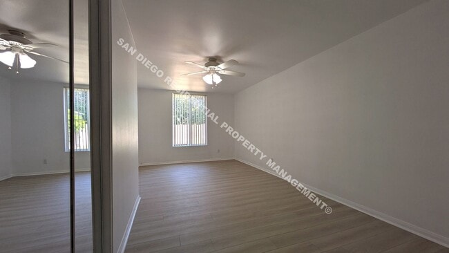 Building Photo - Spacious 3-Bedroom, 2-Bath Home Near the B...