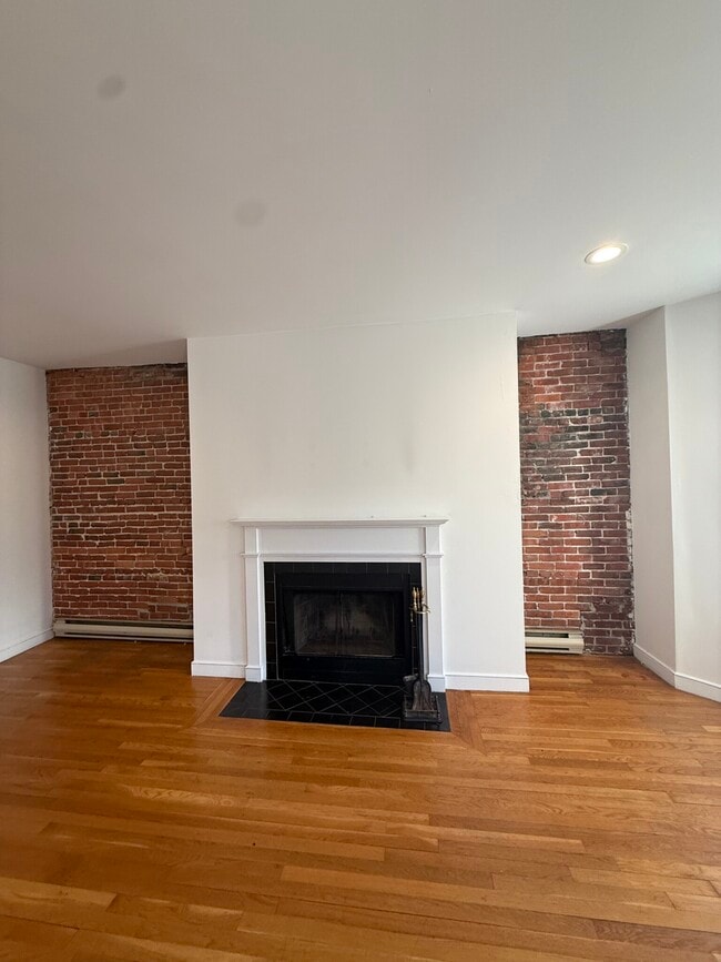 Building Photo - 1724 Washington St