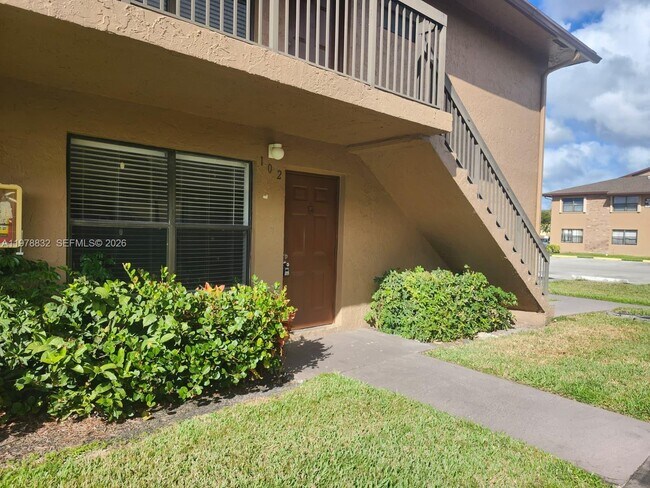 Foto del edificio - 10037 Winding Lake Rd
