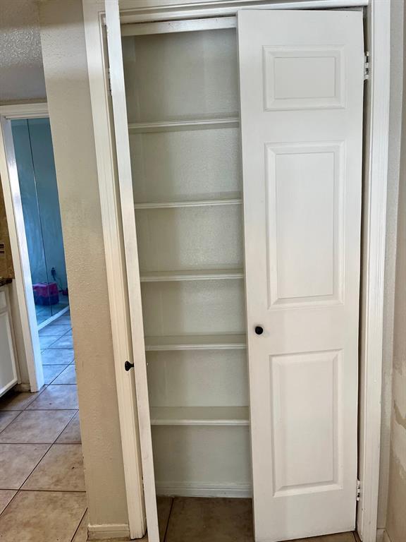 Foto del edificio - 7700 Creekbend Dr