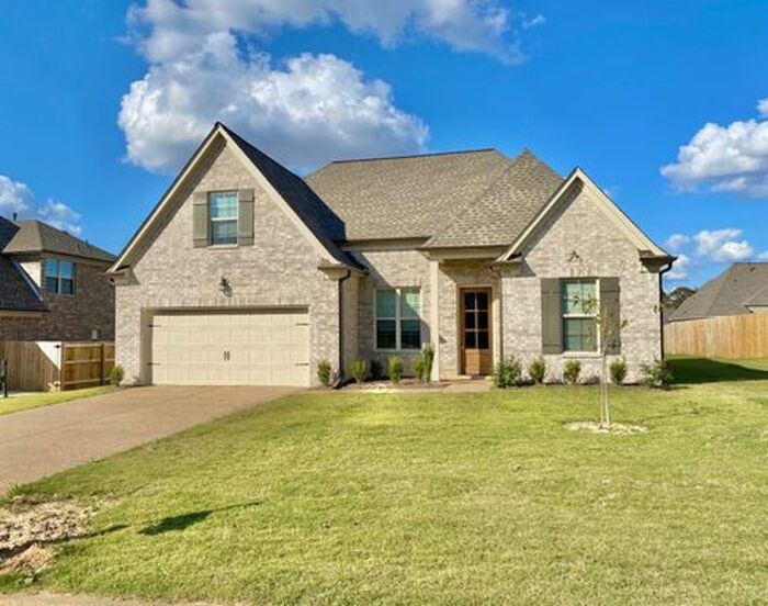 Primary Photo - 100 Fairway Hills Dr