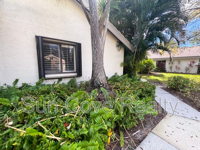 Foto del edificio - 4494 Ascot Cir N