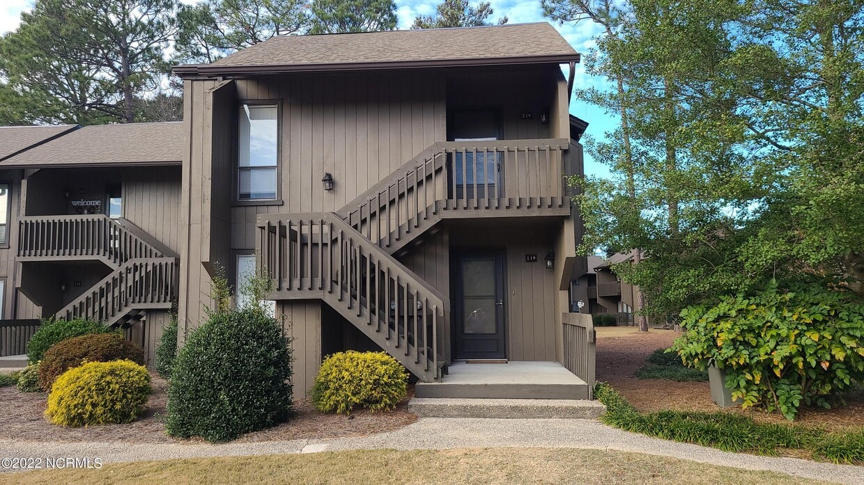 10 Pine Tree Rd Unit 214, Pinehurst, NC 28374 Condo for Rent in
