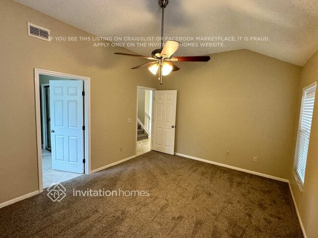 Building Photo - 724 Silver Birch Pl