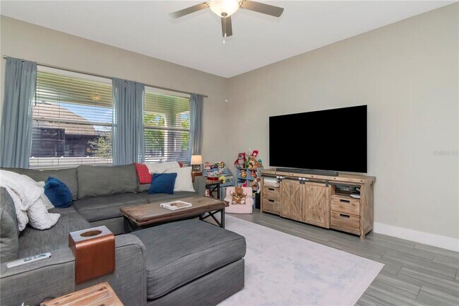 Foto del edificio - 7713 S Shamrock Rd