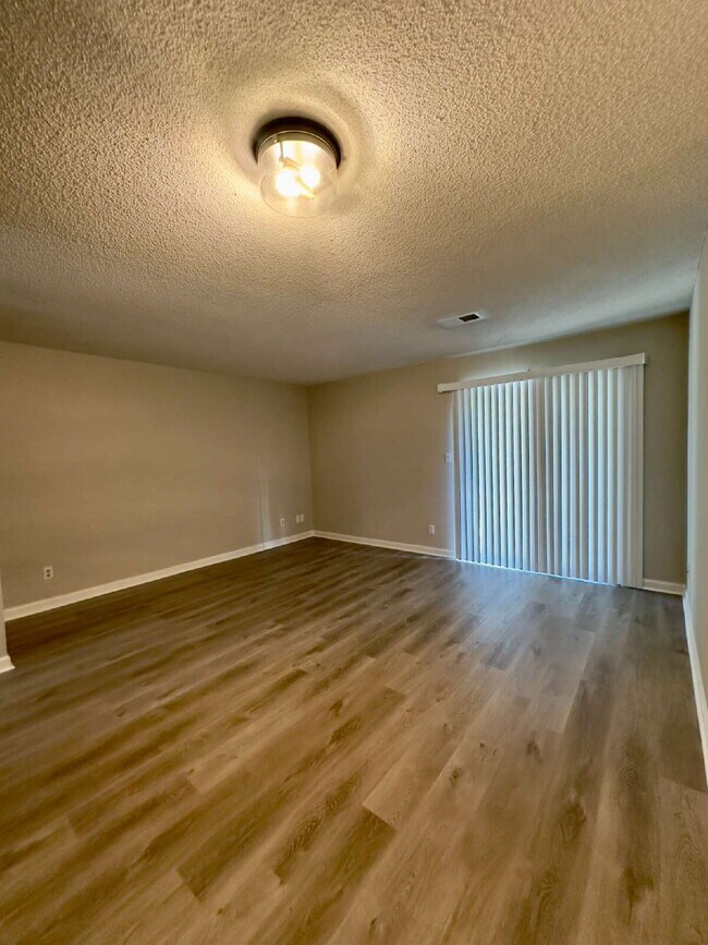 Foto del edificio - Charming 2 Bed 1.5 Bath!