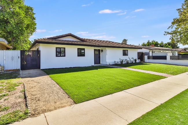 Building Photo - 8520 Jumilla Ave