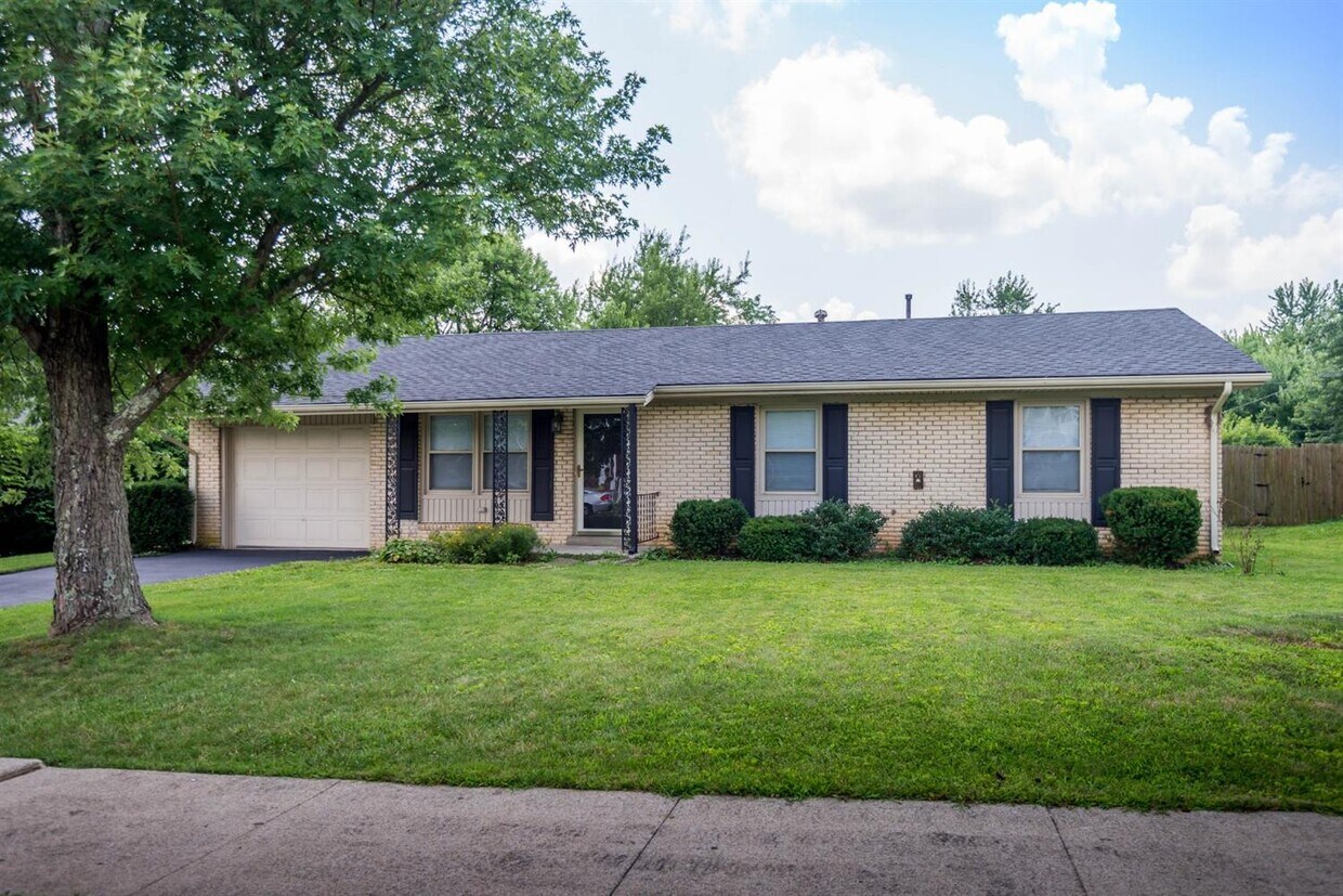 Primary Photo - 1752 Wyatt Pkwy