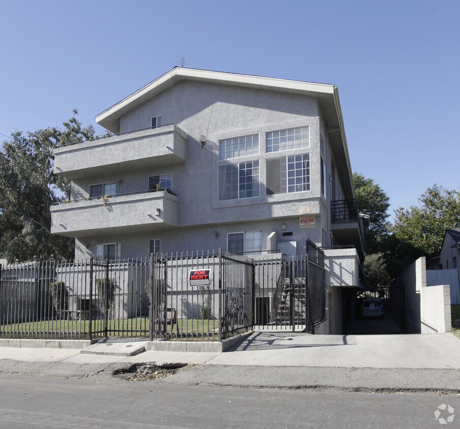 Primary Photo - 6407 Denny Ave