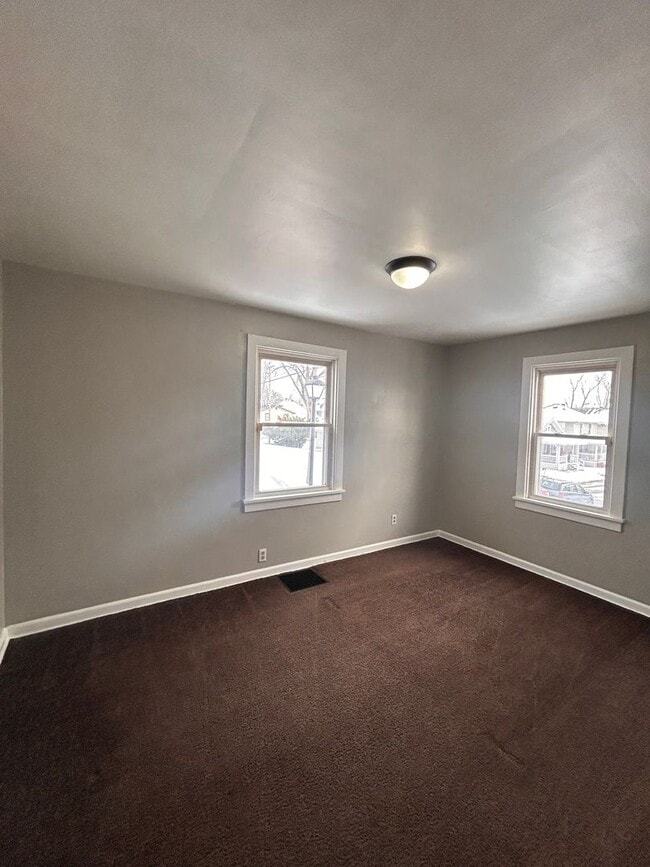 Foto del edificio - 1633 Kelly Dr