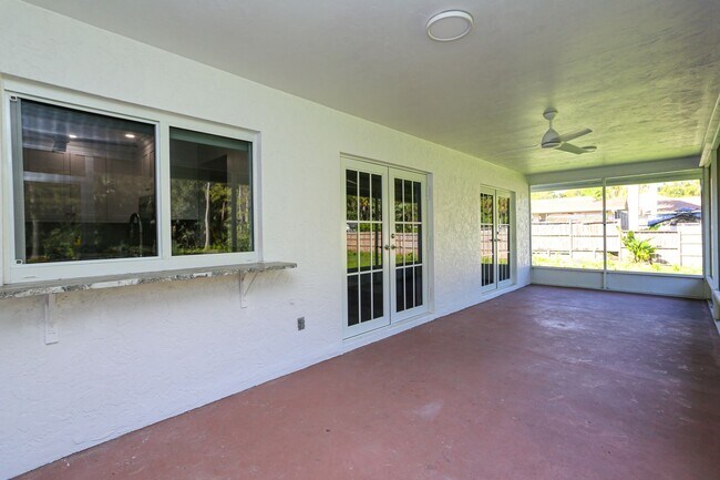 Building Photo - ***GREAT LOCATION LOGAN WOODS***OVERSIZED ...