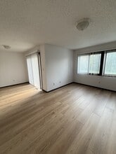 Building Photo - 3915 Southlawn Rd