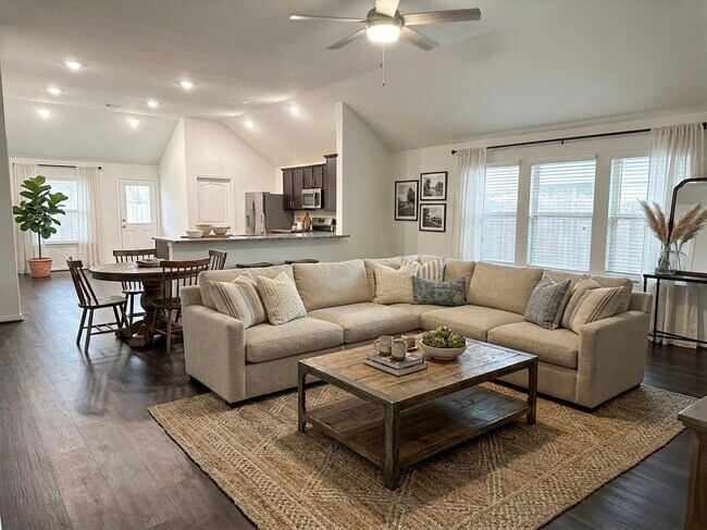 Foto del edificio - 15903 Tug Ct