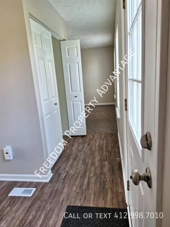 Building Photo - 503 Panorama Dr