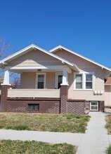 Building Photo - 807 W 2nd St