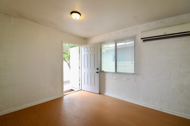 Building Photo - 111 s hardy drive # 4, tempe az