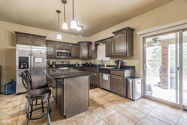 Building Photo - Charming 3 Bedroom House For Lease Fayette...