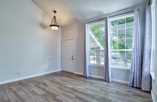Foto del edificio - 1025 Brittany Way