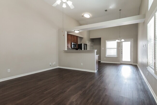 Foto del edificio - 8912 Wild Rose Ln