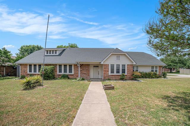 Primary Photo - 2940 Flamingo Cir