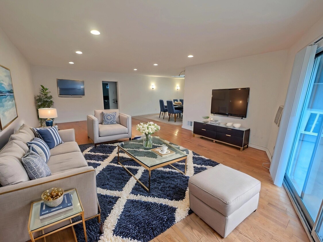 Foto principal - 833 S Plymouth Blvd