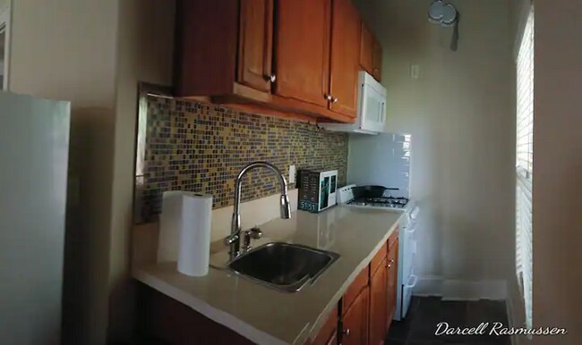 Building Photo - 33XX Deevers Ct