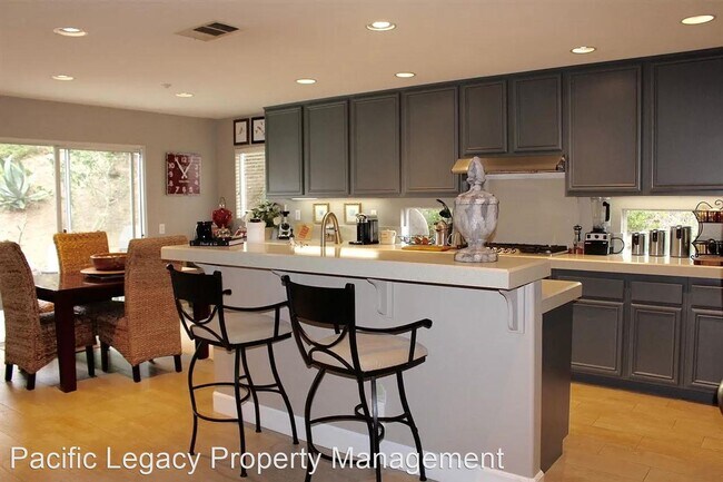 Foto del edificio - 5 br, 4 bath House - 10042 Challenger Circle