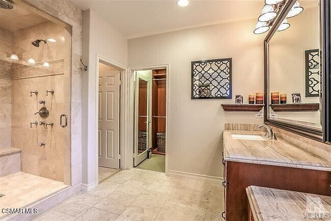 Building Photo - 508 Oak Tree Ct