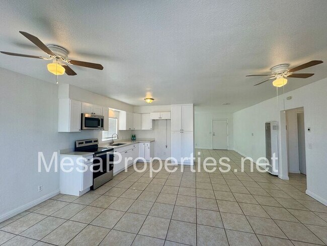 Building Photo - 26650 Josma Dr