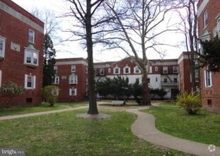 Building Photo - 455 W State St