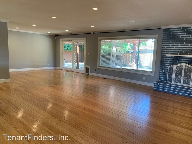 Building Photo - 4 br, 2 bath House - 214 Via Mantilla