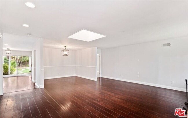 Foto del edificio - 1097 Finrod Ct