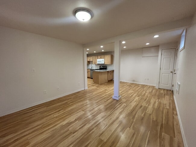 Building Photo - 4408 SE 36th Pl