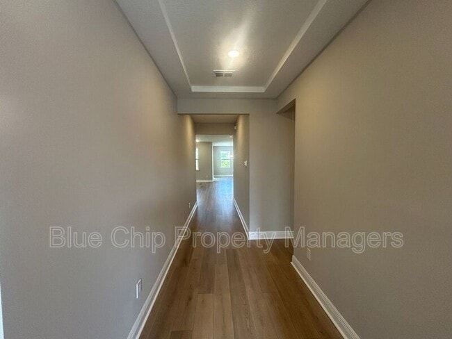 Building Photo - 1125 British Cir