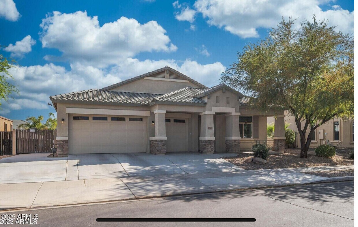 Foto principal - 17729 W Valentine St