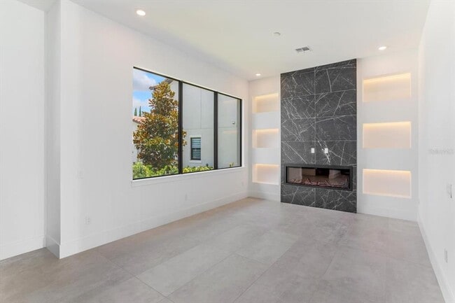 Building Photo - 16825 Bolsena Dr