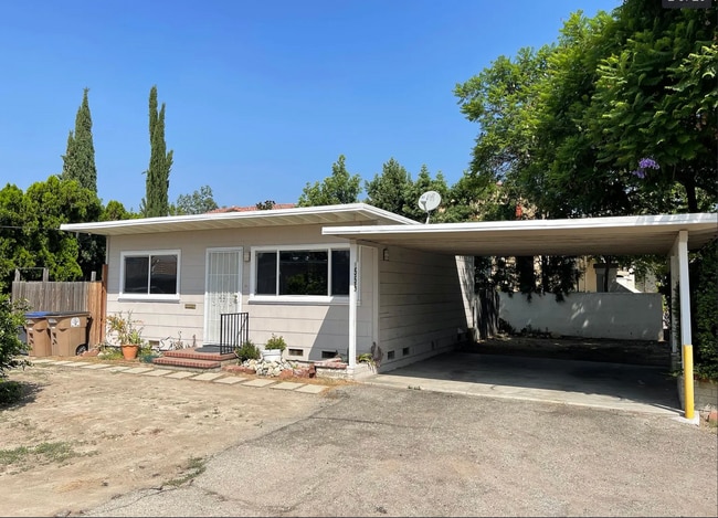 Building Photo - 555 S Indian Hill Blvd