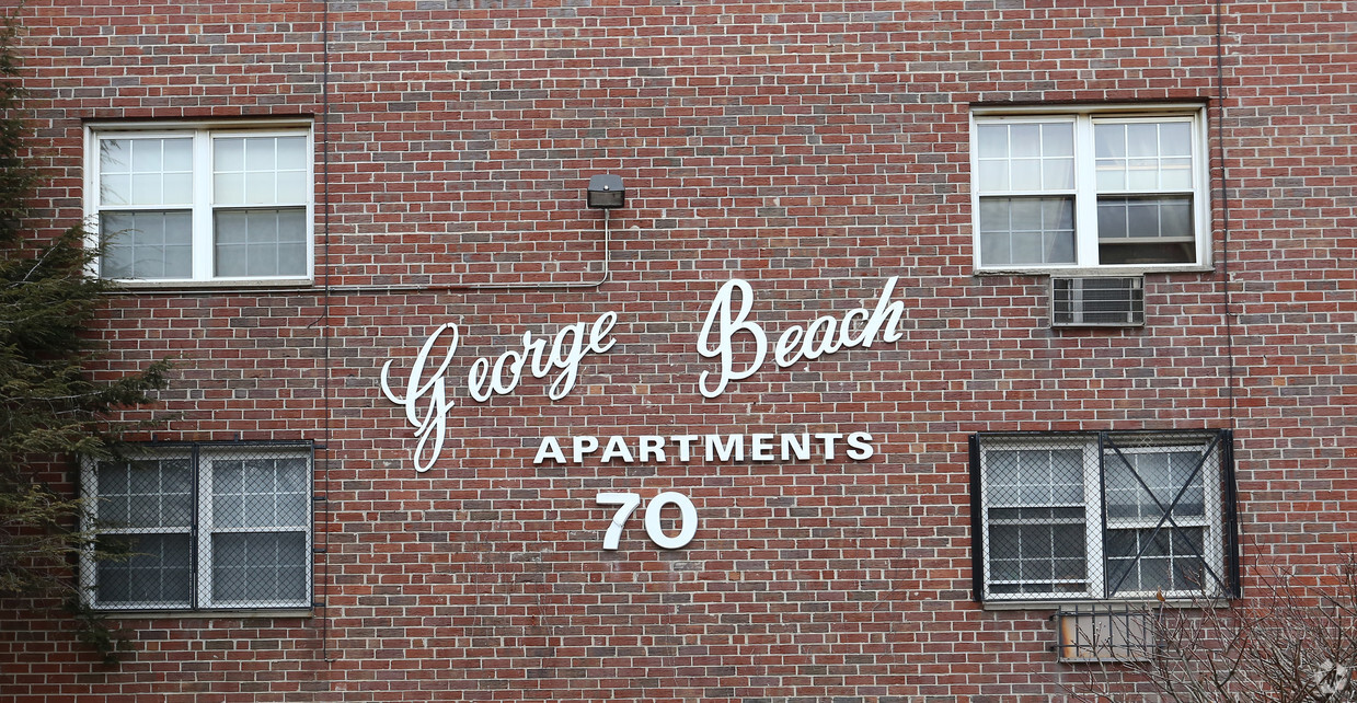 Building Photo - George Beach Apartments