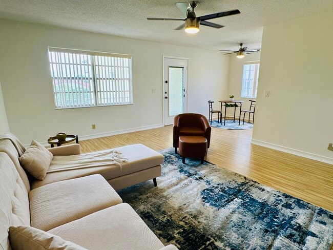 Building Photo - 230 Normandy Ln