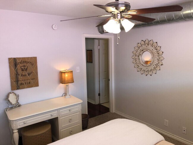 Foto del edificio - 1510 W 6th St