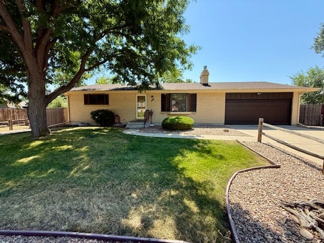 Building Photo - Unbelievable Lakewood Home