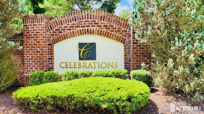 Building Photo - 542 E Celebration Way