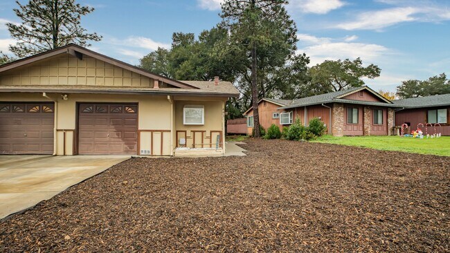 Foto del edificio - 441-443 Pheasant Ln - 443 Pheasant Ln. Santa Rosa, CA 95403